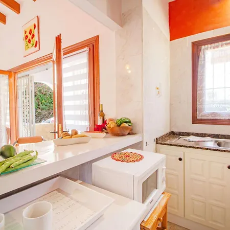 Michele - Plusholidays Villa *