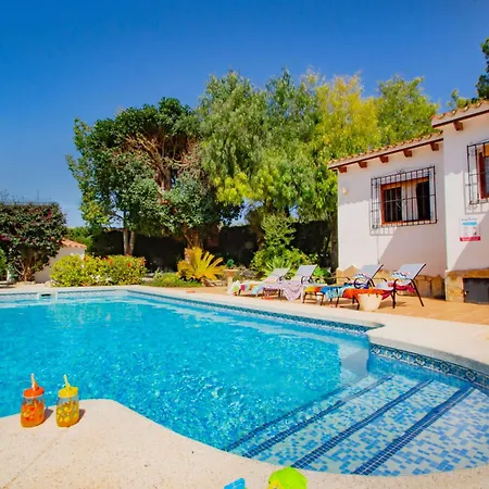 Michele - Plusholidays Villa