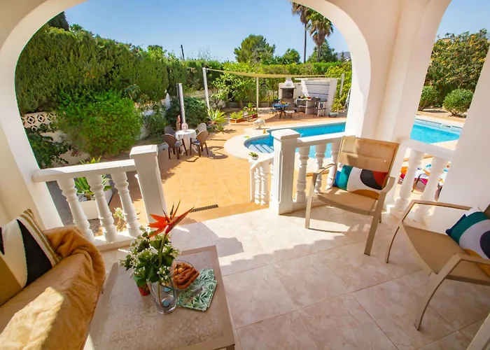 Michele - Plusholidays Villa Ifach